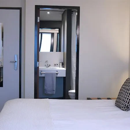 National Hotel 3*